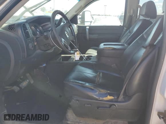 ✅ 2007 Chevrolet Silverado 2500HD 1LT • VIN: 1GCHK23K97F550519 • Лот: 70273245. Опубликован ранее на Copart с пробегом Не указан. Бесплатный доступ к архиву аукционных продаж из США и подробный отчёт об истории автомобиля на DreamBid. Изображение 7.