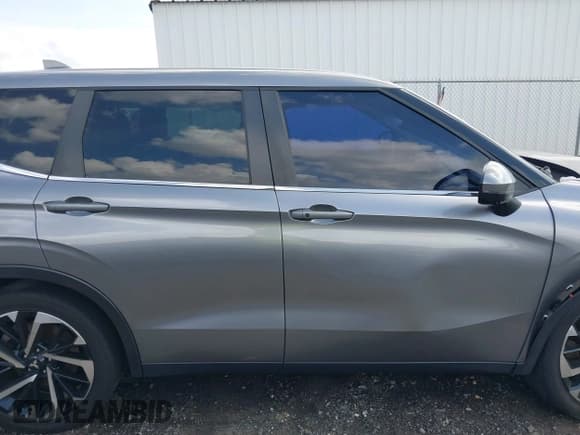 ✅ 2022 Mitsubishi Outlander SE • VIN: JA4J3UA88NZ027421 • Лот: 42742668. Опубликован ранее на IAAI с пробегом 59 690 миль. Бесплатный доступ к архиву аукционных продаж из США и подробный отчёт об истории автомобиля на DreamBid. Изображение 13.