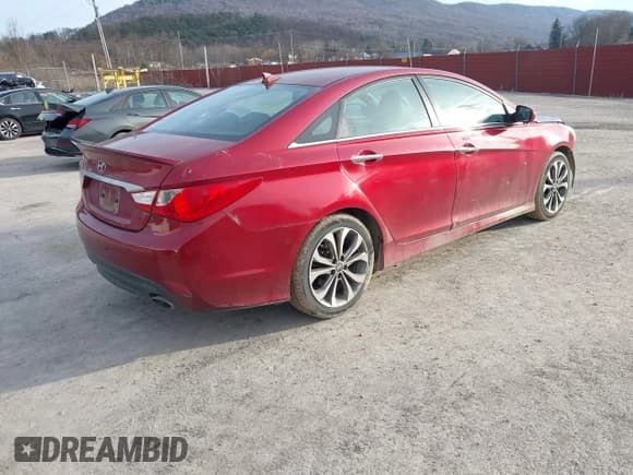 ✅ 2014 Hyundai Sonata SE • VIN: 5NPEC4AC1EH883646 • Lot: 43788721. Wystawiony na IAAI z przebiegiem 114 491 mil. Bezpłatny archiwum sprzedaży aukcyjnych z USA i szczegółowy raport historii pojazdu na DreamBid. Zdjęcie 4.