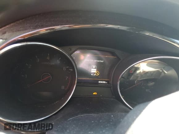 ✅ 2020 Kia Sedona EX • VIN: KNDMC5C11L6589510 • Lot: 65313335. Wystawiony na Copart z przebiegiem 89 696 mil. Bezpłatny archiwum sprzedaży aukcyjnych z USA i szczegółowy raport historii pojazdu na DreamBid. Zdjęcie 9.