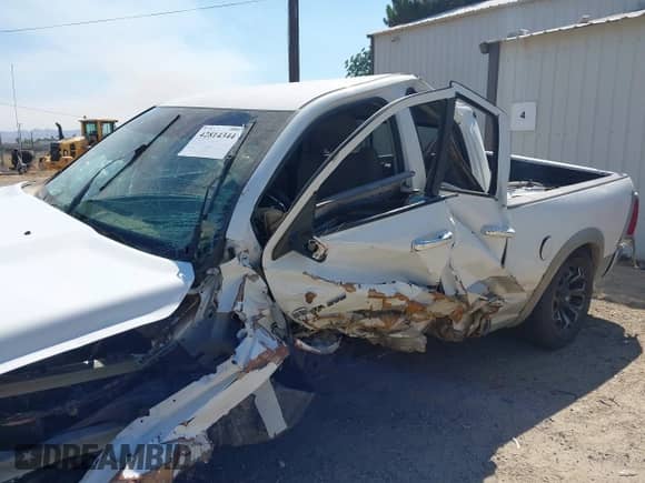 2010 Dodge 1500 Laramie с VIN 1D7RV1GT8AS143028, выставлен на аукционе IAAI как лот 42814344 с пробегом Не указан миль и . История ставок и продаж доступна на DreamBid. Изображение 6.