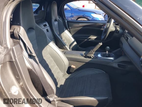 ✅ 2023 Mazda MX-5 Miata Club • VIN: JM1NDAC70P0553959 • Lot: 42425391. Listed on IAAI with 20,108 mi. Free auction sales archive from the USA and detailed vehicle history report at DreamBid. Image 5.