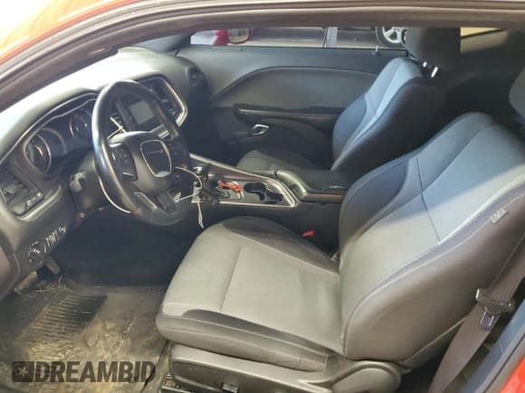 ✅ 2015 Dodge Challenger SXT • VIN: 2C3CDZAG1FH708199 • Lot: 70559644. Wystawiony na Copart z przebiegiem 222 802 mil. Bezpłatny archiwum sprzedaży aukcyjnych z USA i szczegółowy raport historii pojazdu na DreamBid. Zdjęcie 7.