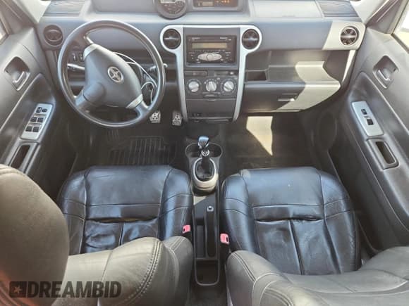 ✅ 2004 Scion xB • VIN: JTLKT334440157119 • Лот: 86328205. Опубликован ранее на Copart с пробегом 208 850 миль. Бесплатный доступ к архиву аукционных продаж из США и подробный отчёт об истории автомобиля на DreamBid. Изображение 8.