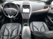 ✅ 2017 Lincoln MKC Reserve • VIN: 5LMTJ3DHXHUL08687 • Lot: 89685015. Listed on Copart with 79,261 mi. Free auction sales archive from the USA and detailed vehicle history report at DreamBid. Image 8.