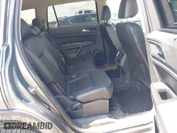 ✅ 2018 Volkswagen Atlas SE • VIN: 1V2CP2CA2JC593755 • Lot: 42381332. Listed on IAAI with 62,664 mi. Free auction sales archive from the USA and detailed vehicle history report at DreamBid. Image 8.