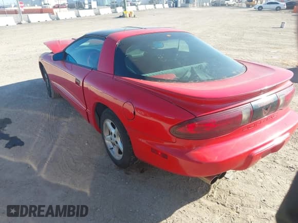 ✅ 1997 Pontiac Firebird Firebird • VIN: 2G2FS22K1V2222006 • Lot: 43672519. Wystawiony na IAAI z przebiegiem 81 575 mil. Bezpłatny archiwum sprzedaży aukcyjnych z USA i szczegółowy raport historii pojazdu na DreamBid. Zdjęcie 3.
