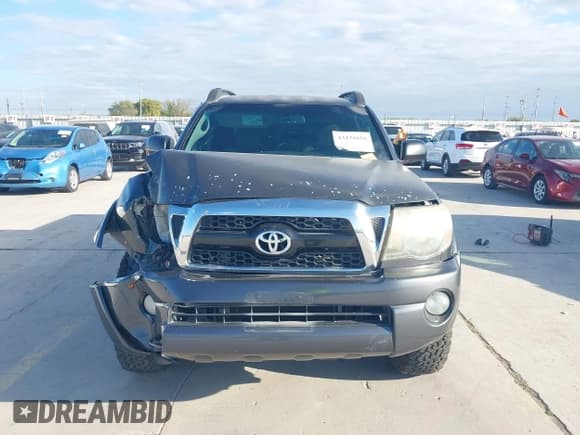 ✅ 2011 Toyota Tacoma PreRunner • VIN: 3TMJU4GN3BM118304 • Lot: 43431616. Listed on IAAI with 263,088 mi. Free auction sales archive from the USA and detailed vehicle history report at DreamBid. Image 12.