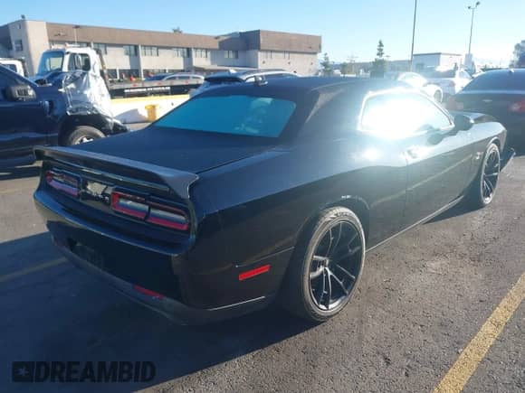 ✅ 2020 Dodge Challenger R/T Scat Pack • VIN: 2C3CDZFJ9LH218979 • Lot: 43460386. Wystawiony na IAAI z przebiegiem 50 665 mil mil. Skorzystaj z bezpłatnego archiwum sprzedaży aukcyjnych z USA i zobacz szczegółowy raport historii pojazdu na DreamBid. Zdjęcie 4.