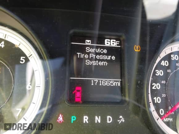 2013 Ram 1500 Express z VIN 3C6JR6ATXDG505915, wystawiony jako IAAI lot #43504506 z przebiegiem 171 665 mil mil oraz . Historia ofert i sprzedaży dostępna na DreamBid. Obrazek 16.