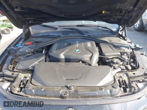 ✅ 2018 BMW 3 Series 330i • VIN: WBA8B9G58JNV00332 • Lot: 43117071. Wystawiony na IAAI z przebiegiem 112 882 mil. Bezpłatny archiwum sprzedaży aukcyjnych z USA i szczegółowy raport historii pojazdu na DreamBid. Zdjęcie 10.