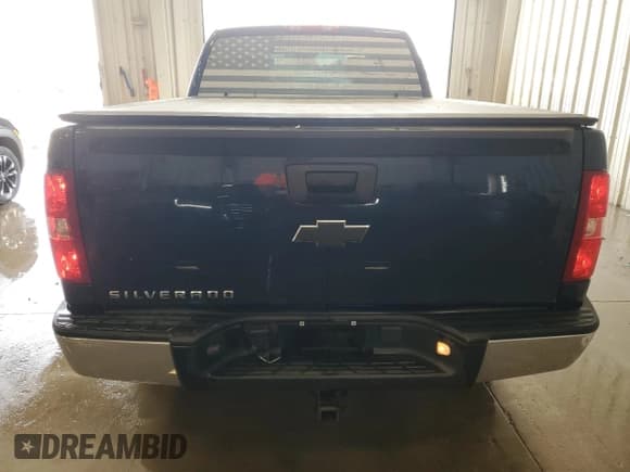 ✅ 2009 Chevrolet Silverado 1500 Work Truck • VIN: 1GCEC19029Z172741 • Lot: 60071215. Wystawiony na Copart z przebiegiem 158 732 mil. Bezpłatny archiwum sprzedaży aukcyjnych z USA i szczegółowy raport historii pojazdu na DreamBid. Zdjęcie 6.