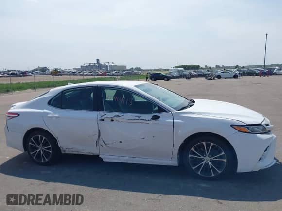 2020 Toyota Camry SE with VIN 4T1G11BK3LU007582, listed as a IAAI auction lot 42414113 with 113,925 mi miles and . Bid and sale history available at DreamBid. Image 13.