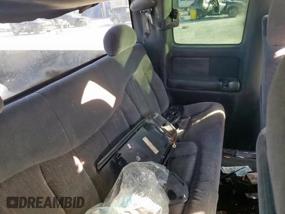 ✅ 1999 Chevrolet Silverado 1500 LS • VIN: 2GCEC19T2X1120025 • Лот: 92218155. Опубликован ранее на Copart с пробегом 256 916 миль. Бесплатный доступ к архиву аукционных продаж из США и подробный отчёт об истории автомобиля на DreamBid. Изображение 11.