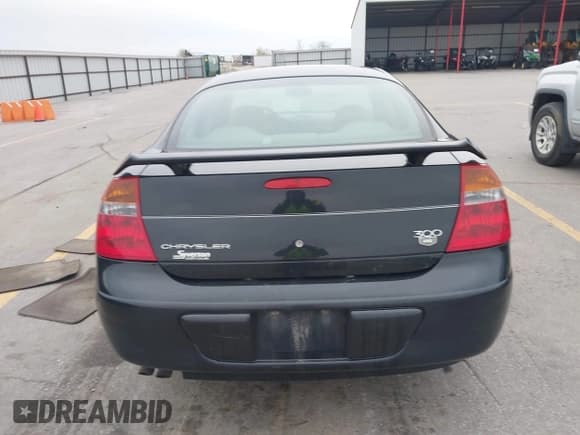 ✅ 2004 Chrysler 300M M • VIN: 2C3HE66G94H686024 • Lot: 42174229. Wystawiony na IAAI z przebiegiem 150 628 mil. Bezpłatny archiwum sprzedaży aukcyjnych z USA i szczegółowy raport historii pojazdu na DreamBid. Zdjęcie 16.