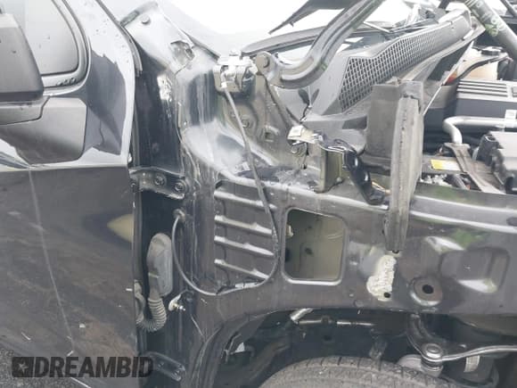 ✅ 2022 Chevrolet Silverado 1500 Work Truck • VIN: 1GCPAAEKXNZ620093 • Lot: 41507676. Wystawiony na IAAI z przebiegiem 34 699 mil. Bezpłatny archiwum sprzedaży aukcyjnych z USA i szczegółowy raport historii pojazdu na DreamBid. Zdjęcie 18.