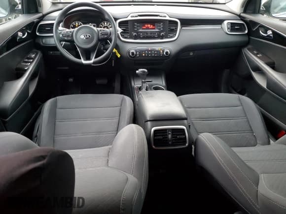 ✅ 2017 Kia Sorento LX • VIN: 5XYPG4A39HG250482 • Лот: 92989035. Опубликован ранее на Copart с пробегом 45 507 миль. Бесплатный доступ к архиву аукционных продаж из США и подробный отчёт об истории автомобиля на DreamBid. Изображение 8.