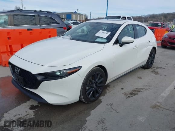 ✅ 2021 Mazda 3 Premium • VIN: JM1BPBML2M1305214 • Lot: 41338299. Wystawiony na IAAI z przebiegiem 61 482 mil. Bezpłatny archiwum sprzedaży aukcyjnych z USA i szczegółowy raport historii pojazdu na DreamBid. Zdjęcie 23.
