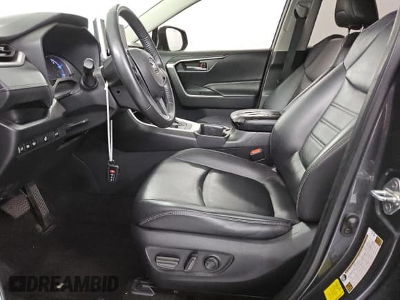 ✅ 2023 Toyota RAV4 Hybrid XLE Premium • VIN: JTMB6RFV9PD085163 • Лот: 84563665. Опубликован ранее на Copart с пробегом 115 711 миль. Бесплатный доступ к архиву аукционных продаж из США и подробный отчёт об истории автомобиля на DreamBid. Изображение 7.