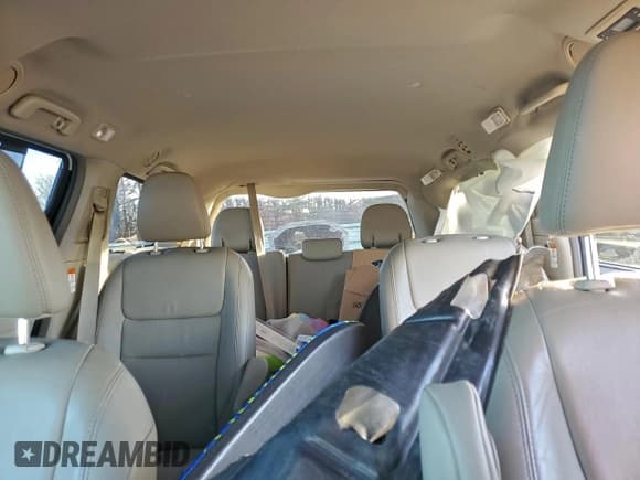 ✅ 2019 Toyota Sienna XLE • VIN: 5TDDZ3DC2KS227493 • Lot: 93418755. Listed on Copart with 84,536 mi. Free auction sales archive from the USA and detailed vehicle history report at DreamBid. Image 10.
