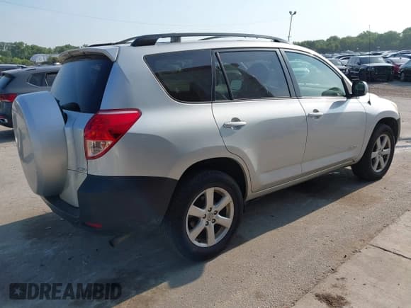 ✅ 2008 Toyota RAV4 Limited • VIN: JTMBK31V586039609 • Lot: 42920025. Listed on IAAI with 185,613 mi. Free auction sales archive from the USA and detailed vehicle history report at DreamBid. Image 4.