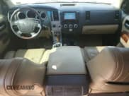 ✅ 2010 Toyota Sequoia Platinum • VIN: 5TDDW5G10AS027225 • Лот: 87372585. Опубликован ранее на Copart с пробегом 265 997 миль. Бесплатный доступ к архиву аукционных продаж из США и подробный отчёт об истории автомобиля на DreamBid. Изображение 8.