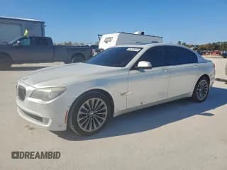 ✅ 2009 BMW 7 Series 750Li • VIN: WBAKB83559CY62003 • Lot: 96768545. Wystawiony na Copart z przebiegiem 102 770 mil. Bezpłatny archiwum sprzedaży aukcyjnych z USA i szczegółowy raport historii pojazdu na DreamBid. Zdjęcie 1.