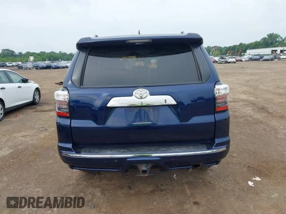 ✅ 2018 Toyota 4Runner SR5 • VIN: JTEBU5JR5J5528964 • Lot: 42752743. Wystawiony na IAAI z przebiegiem 140 649 mil. Bezpłatny archiwum sprzedaży aukcyjnych z USA i szczegółowy raport historii pojazdu na DreamBid. Zdjęcie 16.