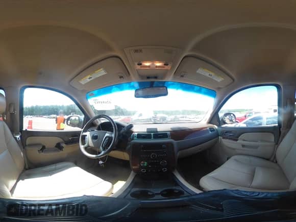 2014 Chevrolet Suburban LT z VIN 1GNSCJE05ER121390, wystawiony jako IAAI lot #42684312 z przebiegiem 283 608 mil mil oraz . Historia ofert i sprzedaży dostępna na DreamBid. Obrazek 18.