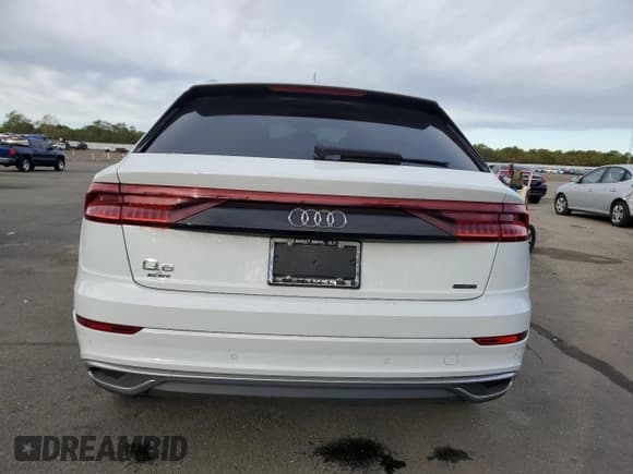 ✅ 2020 Audi Q8 Premium Plus • VIN: WA1BVAF1XLD000613 • Лот: 82378565. Опубликован ранее на Copart с пробегом 45 004 миль. Бесплатный доступ к архиву аукционных продаж из США и подробный отчёт об истории автомобиля на DreamBid. Изображение 6.