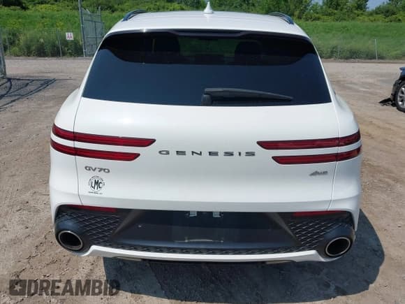 ✅ 2022 Genesis GV70 2.5T • VIN: KMUMADTB1NU044007 • Lot: 42623087. Listed on IAAI with 30,978 mi. Free auction sales archive from the USA and detailed vehicle history report at DreamBid. Image 16.