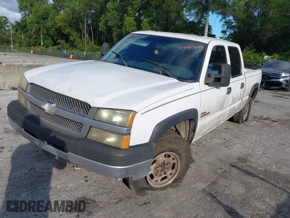 ✅ 2004 Chevrolet Silverado 2500HD LS • VIN: 1GCHC23284F256117 • Lot: 43453043. Wystawiony na IAAI z przebiegiem 327 650 mil. Bezpłatny archiwum sprzedaży aukcyjnych z USA i szczegółowy raport historii pojazdu na DreamBid. Zdjęcie 2.