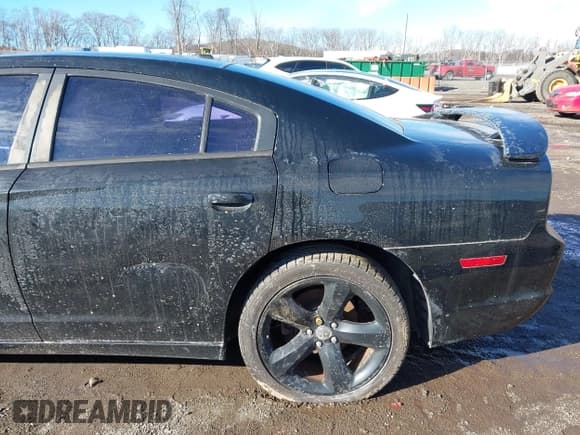 ✅ 2012 Dodge Charger SXT • VIN: 2C3CDXHG4CH191082 • Лот: 43820684. Опубликован ранее на IAAI с пробегом 183 614 миль. Бесплатный доступ к архиву аукционных продаж из США и подробный отчёт об истории автомобиля на DreamBid. Изображение 14.