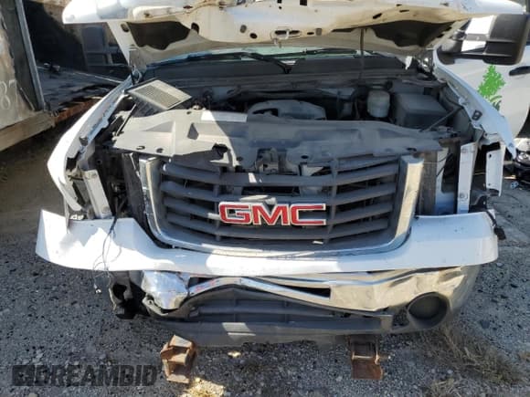 ✅ 2010 GMC Sierra 2500HD • VIN: 1GT3KZBG0AF117582 • Lot: 75872914. Listed on Copart with Not provided. Free auction sales archive from the USA and detailed vehicle history report at DreamBid. Image 11.