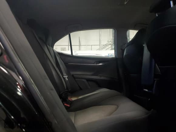 ✅ 2018 Toyota Camry LE • VIN: 4T1B11HK4JU081754 • Lot: 84008705. Listed on Copart with 49,028 mi. Free auction sales archive from the USA and detailed vehicle history report at DreamBid. Image 10.