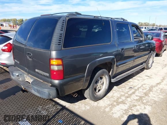 ✅ 2001 Chevrolet Suburban LT • VIN: 1GNEC16T11J144793 • Lot: 43750938. Listed on IAAI with 212,909 mi. Free auction sales archive from the USA and detailed vehicle history report at DreamBid. Image 4.