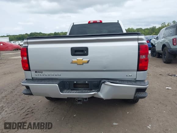 ✅ 2019 Chevrolet Silverado 1500 LT • VIN: 2GCVKPEC9K1101198 • Lot: 43149315. Wystawiony na IAAI z przebiegiem 106 346 mil. Bezpłatny archiwum sprzedaży aukcyjnych z USA i szczegółowy raport historii pojazdu na DreamBid. Zdjęcie 16.