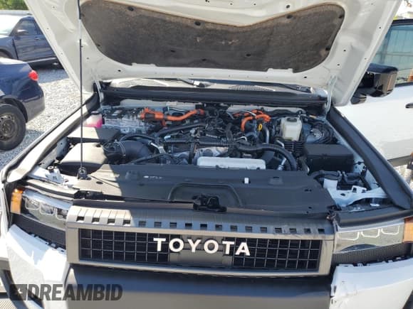 ✅ 2025 Toyota Land Cruiser 1958 Edition • VIN: JTEABFAJ9S5011766 • Lot: 80958305. Wystawiony na Copart z przebiegiem 5 388 mil. Bezpłatny archiwum sprzedaży aukcyjnych z USA i szczegółowy raport historii pojazdu na DreamBid. Zdjęcie 12.