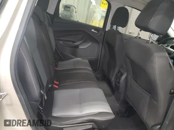 ✅ 2017 Ford Escape SE • VIN: 1FMCU9GD4HUA86783 • Lot: 89681645. Wystawiony na Copart z przebiegiem 132 467 mil. Bezpłatny archiwum sprzedaży aukcyjnych z USA i szczegółowy raport historii pojazdu na DreamBid. Zdjęcie 11.