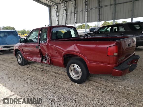 ✅ 2000 GMC Sonoma SLS • VIN: 1GTCS1957Y8254961 • Lot: 84589885. Wystawiony na Copart z przebiegiem 328 547 mil. Bezpłatny archiwum sprzedaży aukcyjnych z USA i szczegółowy raport historii pojazdu na DreamBid. Zdjęcie 2.