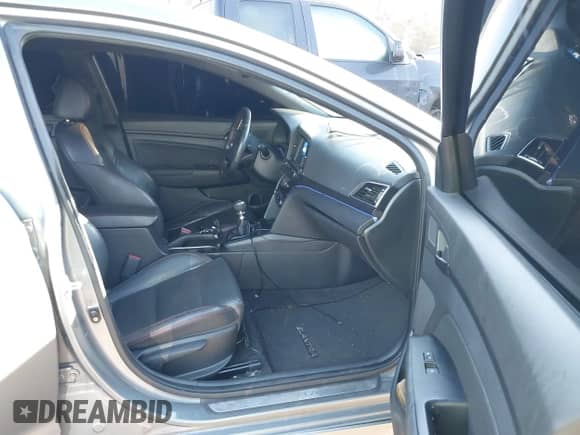 2018 Hyundai Elantra Sport с VIN KMHD04LB8JU596762, выставлен на аукционе IAAI как лот 40940152 с пробегом 141 799 миль миль и . История ставок и продаж доступна на DreamBid. Изображение 5.