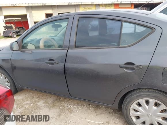 ✅ 2015 Nissan Versa S Plus • VIN: 3N1CN7AP2FL837916 • Лот: 41928012. Опубликован ранее на IAAI с пробегом 168 070 миль. Бесплатный доступ к архиву аукционных продаж из США и подробный отчёт об истории автомобиля на DreamBid. Изображение 14.
