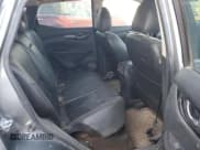 ✅ 2018 Nissan Rogue S • VIN: JN1BJ1CPXJW103738 • Lot: 91372165. Wystawiony na Copart z przebiegiem 58 739 mil. Bezpłatny archiwum sprzedaży aukcyjnych z USA i szczegółowy raport historii pojazdu na DreamBid. Zdjęcie 11.