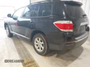 ✅ 2013 Toyota Highlander • VIN: 5TDZK3EH2DS103098 • Лот: 43571337. Опубликован ранее на IAAI с пробегом 212 659 миль. Бесплатный доступ к архиву аукционных продаж из США и подробный отчёт об истории автомобиля на DreamBid. Изображение 3.