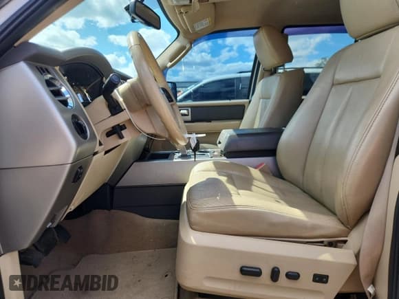 ✅ 2013 Ford Expedition XLT • VIN: 1FMJU1J57DEF47893 • Lot: 70182695. Listed on Copart with 121,192 mi. Free auction sales archive from the USA and detailed vehicle history report at DreamBid. Image 7.