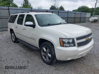 ✅ 2014 Chevrolet Suburban LTZ • VIN: 1GNSKKE79ER218727 • Lot: 42761610. Wystawiony na IAAI z przebiegiem 242 771 mil. Bezpłatny archiwum sprzedaży aukcyjnych z USA i szczegółowy raport historii pojazdu na DreamBid. Zdjęcie 1.