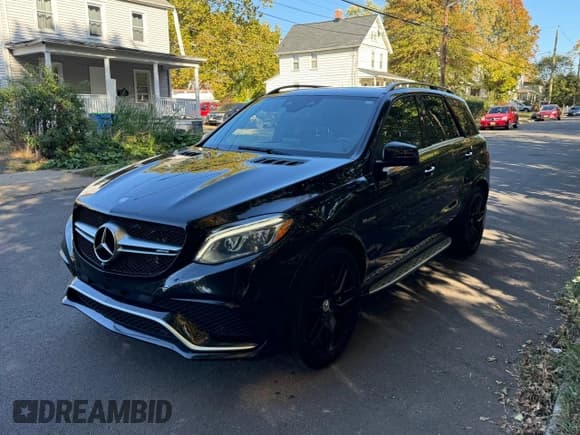 ✅ 2016 Mercedes-Benz M 63 AMG • VIN: 4JGDA7EB2GA639529 • Лот: 84001854. Опубликован ранее на Copart с пробегом 129 530 миль. Бесплатный доступ к архиву аукционных продаж из США и подробный отчёт об истории автомобиля на DreamBid. Изображение 2.