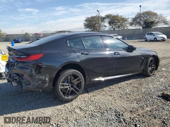 ✅ 2025 BMW M8 Competition • VIN: WBSGV0C04SCS46541 • Лот: 43554215. Опубликован ранее на Copart с пробегом Не указан. Бесплатный доступ к архиву аукционных продаж из США и подробный отчёт об истории автомобиля на DreamBid. Изображение 3.