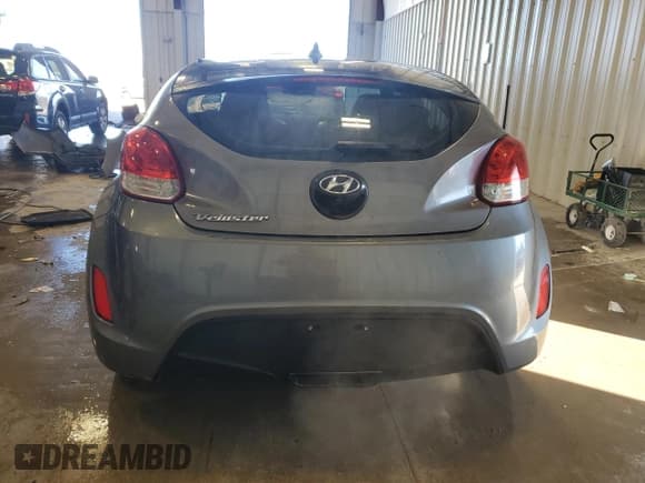 ✅ 2014 Hyundai Veloster • VIN: KMHTC6AD4EU206684 • Lot: 78092774. Wystawiony na Copart z przebiegiem 148 654 mil. Bezpłatny archiwum sprzedaży aukcyjnych z USA i szczegółowy raport historii pojazdu na DreamBid. Zdjęcie 6.