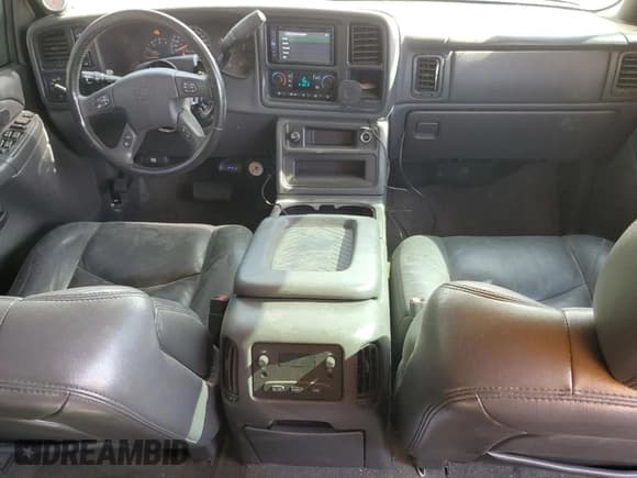 ✅ 2007 Chevrolet Silverado 2500HD LT1 • VIN: 1GCHK23D77F172637 • Лот: 71227575. Опубликован ранее на Copart с пробегом 145 987 миль. Бесплатный доступ к архиву аукционных продаж из США и подробный отчёт об истории автомобиля на DreamBid. Изображение 8.